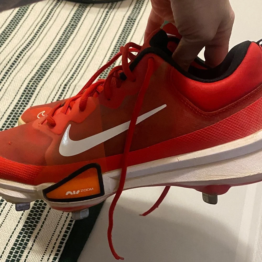 Men’s Nike Metal Baseball Cleats Red with White Swoosh Size 8.5